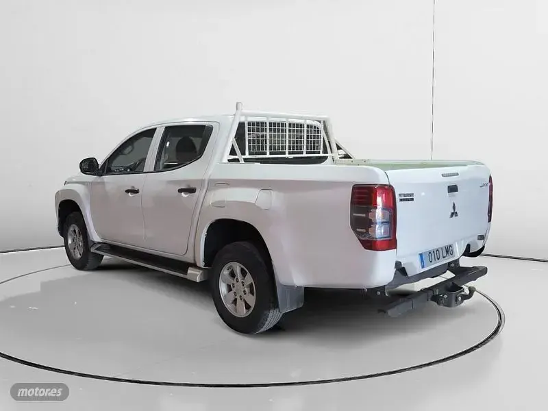 Usado Mitsubishi L 150 CV (110 kW) 2021 Blanco SUV