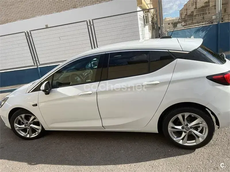 Usado Opel Astra Excellence 110 CV (80 kW) 2017 Blanco Berlina