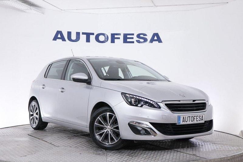 Usado Peugeot 308 Allure 110 CV (80 kW) 2016 Plateado Utilitario