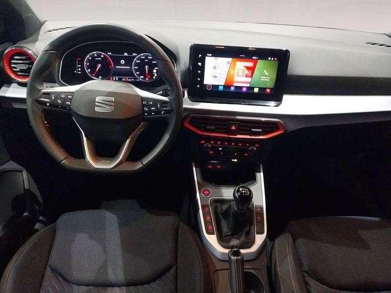 Usado Seat Arona FR 116 CV (85 kW) 2025 Gris SUV