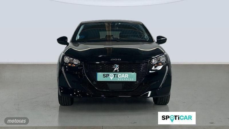 Usado Peugeot e-208 Allure 100 kW (136 CV) 2021 Negro Utilitario