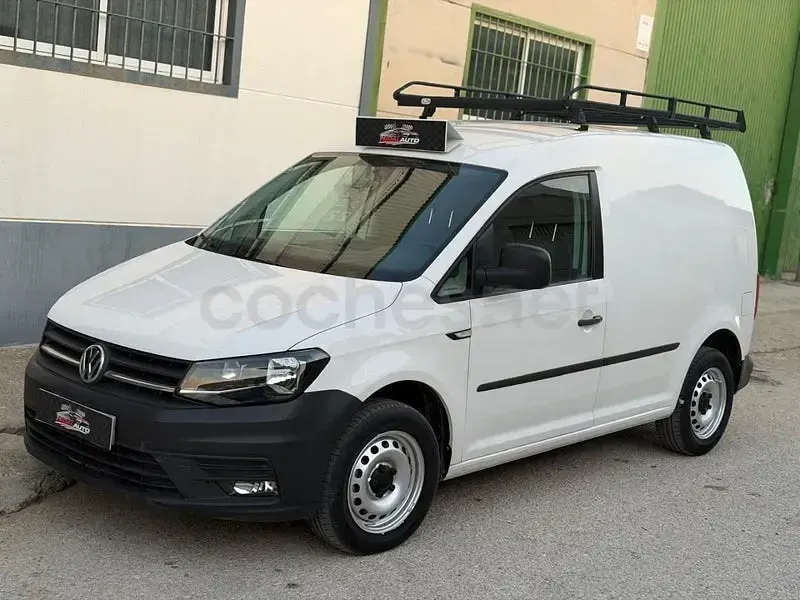 Usado VW Caddy Beach 102 CV (75 kW) 2020 Blanco Monovolumen