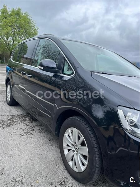 Usado VW Sharan Sport 140 CV (102 kW) 2012 Negro Monovolumen