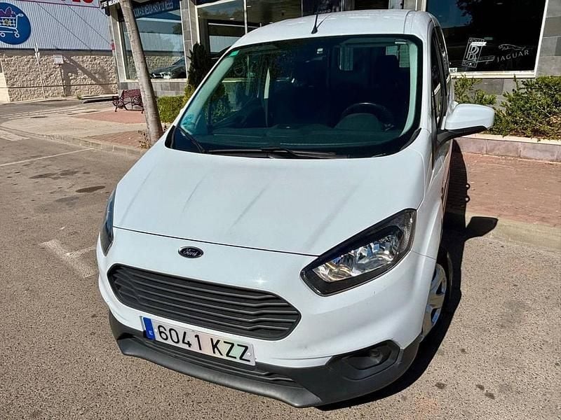 Usado Ford Transit Trend 75 CV (55 kW) 2019 Blanco Familiar