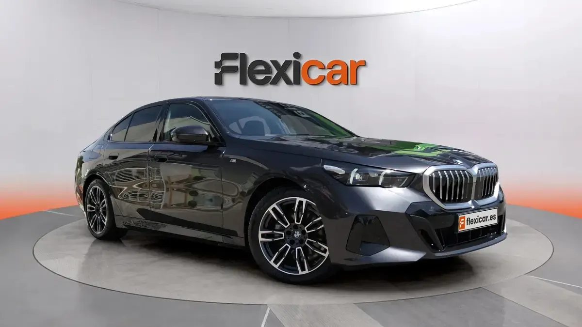 Käytetty BMW 520 197 HP (144 kW) 2024 Sedan
