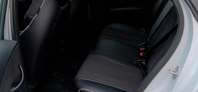 Nuevo BYD Dolphin Comfort 150 kW (204 CV) 2025 Skiing white Utilitario