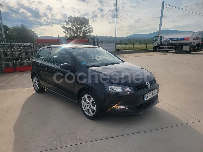Usado VW Polo Advance 90 CV (66 kW) 2012 Negro Utilitario