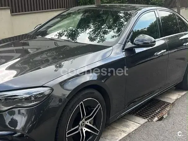 Usado Mercedes E220 200 CV (147 kW) 2024 Gris / plata Berlina