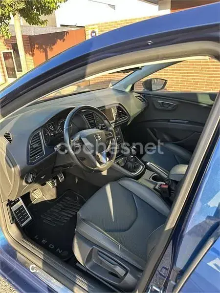 Usado Seat Leon CONNECT 110 CV (80 kW) 2016 Azul Berlina