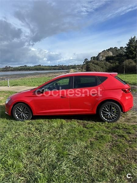Usado Seat Leon CONNECT 110 CV (80 kW) 2016 Rojo Berlina