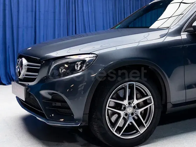 Usado Mercedes GLC220 AMG line 170 CV (125 kW) 2016 Gris / plata SUV