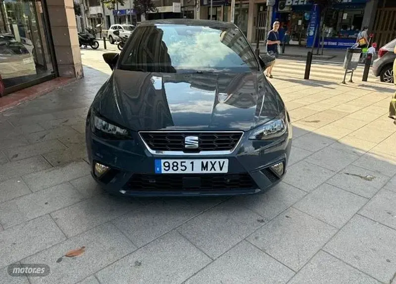 Usado Seat Ibiza FR 115 CV (84 kW) 2025 Gris / plata Utilitario