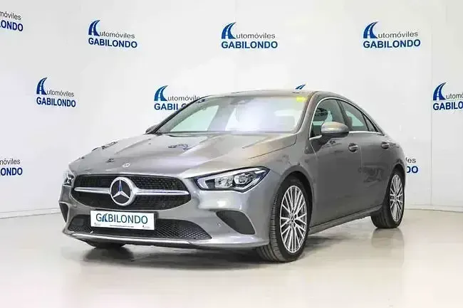Usado Mercedes CLA180 114 CV (83 kW) 2021 Gris Berlina