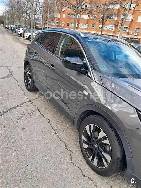 Usado Opel Grandland X Ultimate 130 CV (95 kW) 2020 Gris / plata SUV