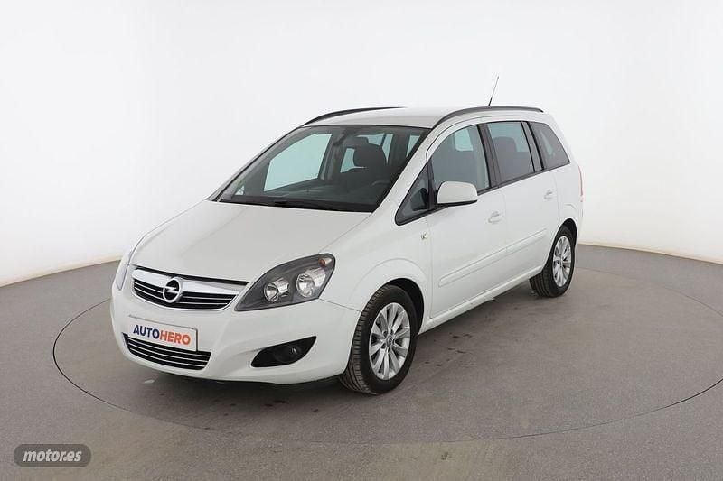 Usado Opel Zafira Family 111 CV (81 kW) 2014 Blanco Monovolumen