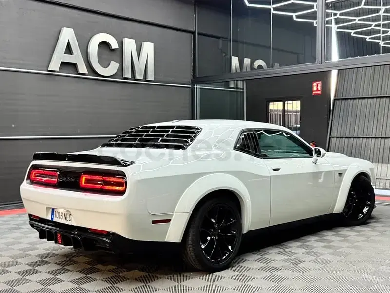 Usado Dodge Challenger SXT 303 CV (222 kW) 2023 Blanco Coupe