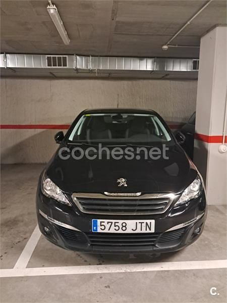 Usado Peugeot 308 Active 110 CV (80 kW) 2016 Negro Berlina