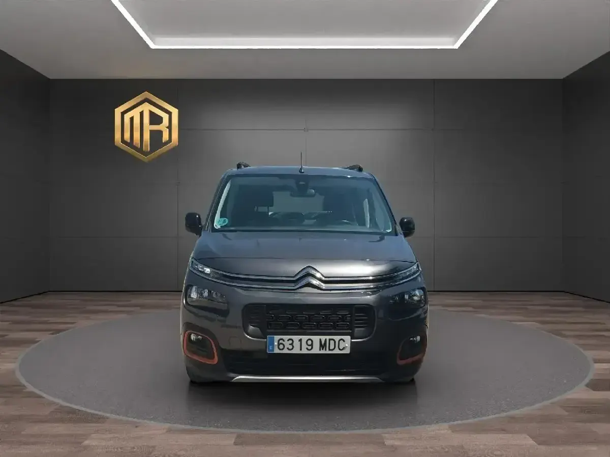 Usado Citroën Berlingo Shine 130 CV (95 kW) 2022 Gris Monovolumen