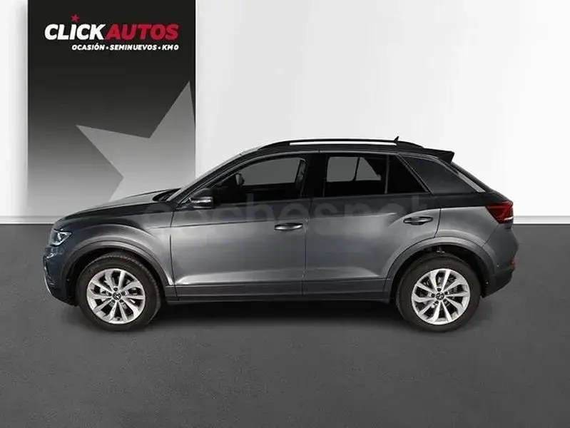 Usado VW T-Roc Life 110 CV (80 kW) 2024 Gris / plata SUV