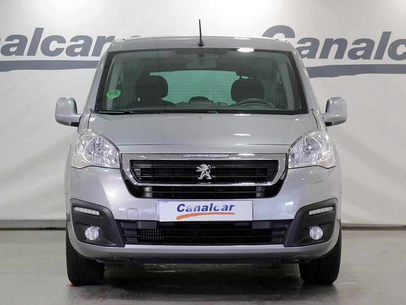 Usado Peugeot Partner Tepee Active 100 CV (73 kW) 2018 Gris Monovolumen