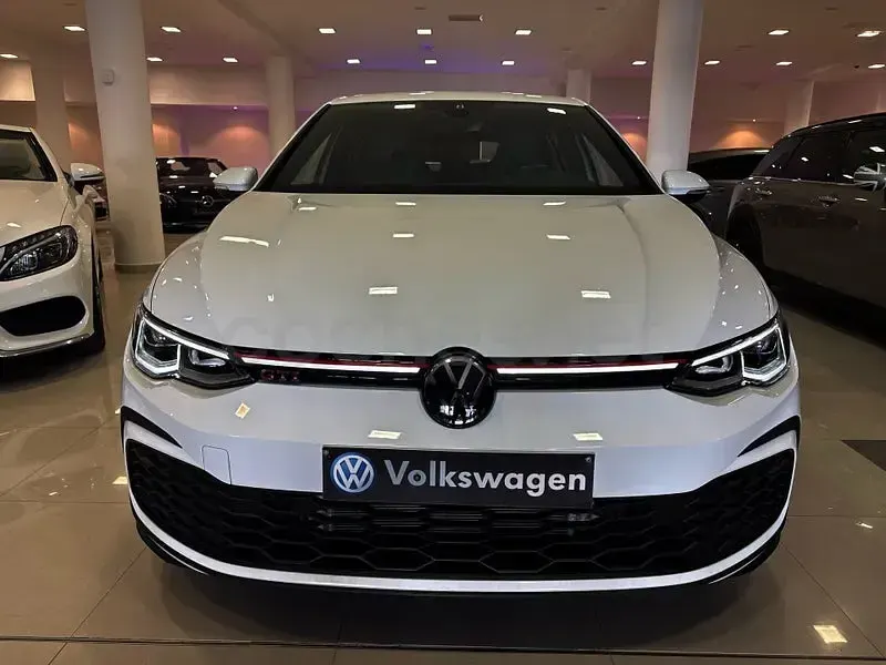 Usado VW Golf VIII GTI 245 CV (180 kW) 2023 Blanco Berlina