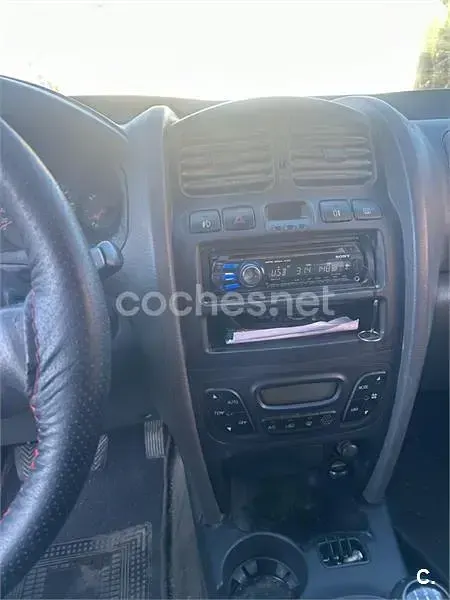 Usado Hyundai Santa Fe Style 125 CV (91 kW) 2004 Negro SUV