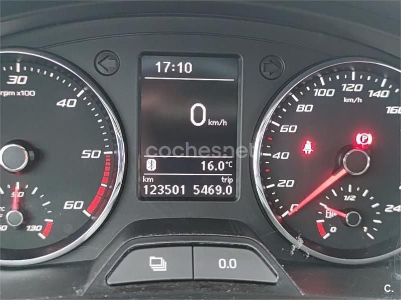 Usado Seat Toledo Style 105 CV (77 kW) 2015 Gris / plata Berlina