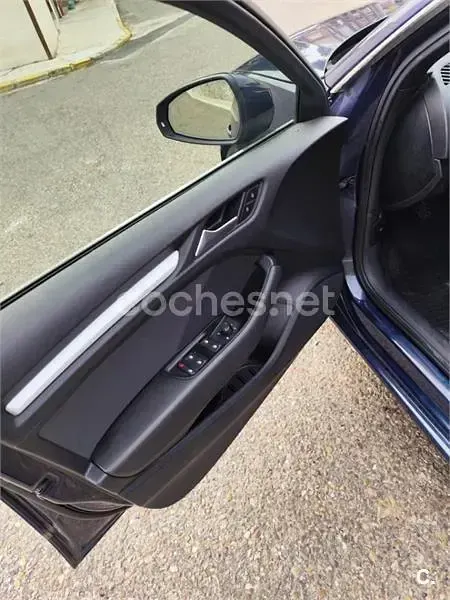 Usado Audi A3 Design 116 CV (85 kW) 2019 Azul Berlina