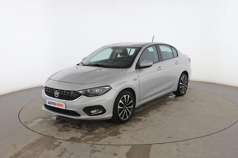 Usado Fiat Tipo Lounge 95 CV (69 kW) 2019 Plata Berlina