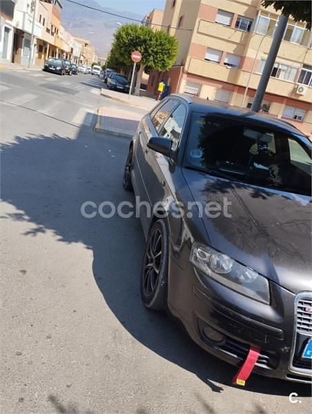 Negro Usado 2005 Audi A3 Sportback Ambition Berlina | 5600 € (Precio justo) - Imagen 1/4