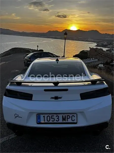 Usado Chevrolet Camaro 432 CV (317 kW) 2015 Blanco Coupe
