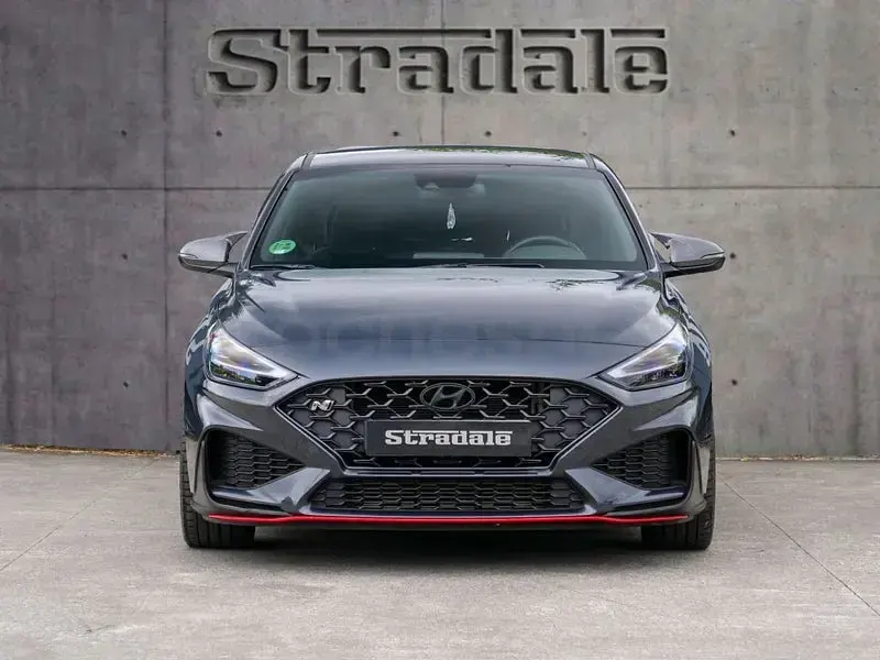 Usado Hyundai i30 250 CV (183 kW) 2022 Gris / plata Berlina