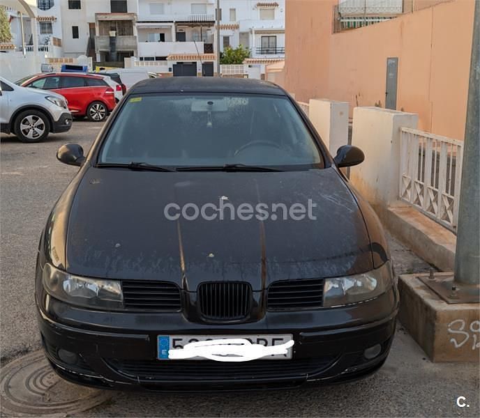 Usado Seat Leon Stella 110 CV (80 kW) 2005 Negro Utilitario