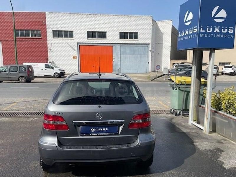 Usado Mercedes B170 116 CV (85 kW) 2009 Gris / plata Monovolumen