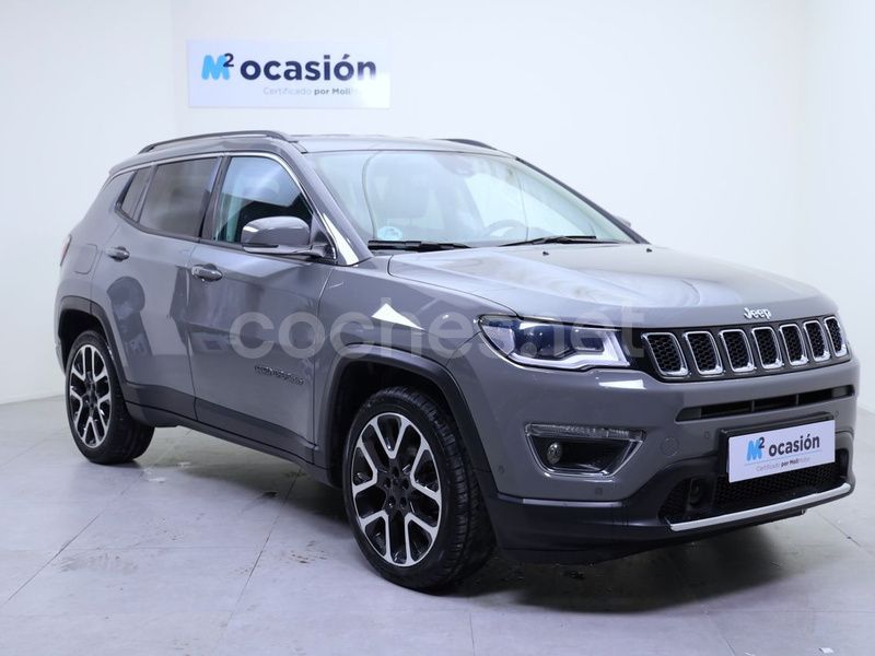 Usado Jeep Compass Limited 130 CV (95 kW) 2022 Gris SUV