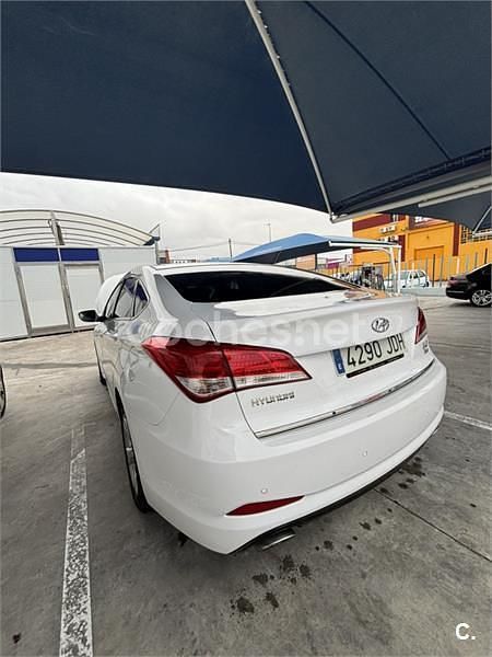 Usado Hyundai i40 115 CV (84 kW) 2015 Blanco Berlina