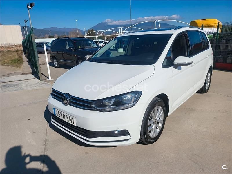 Usado VW Touran Advance 150 CV (110 kW) 2018 Blanco Monovolumen