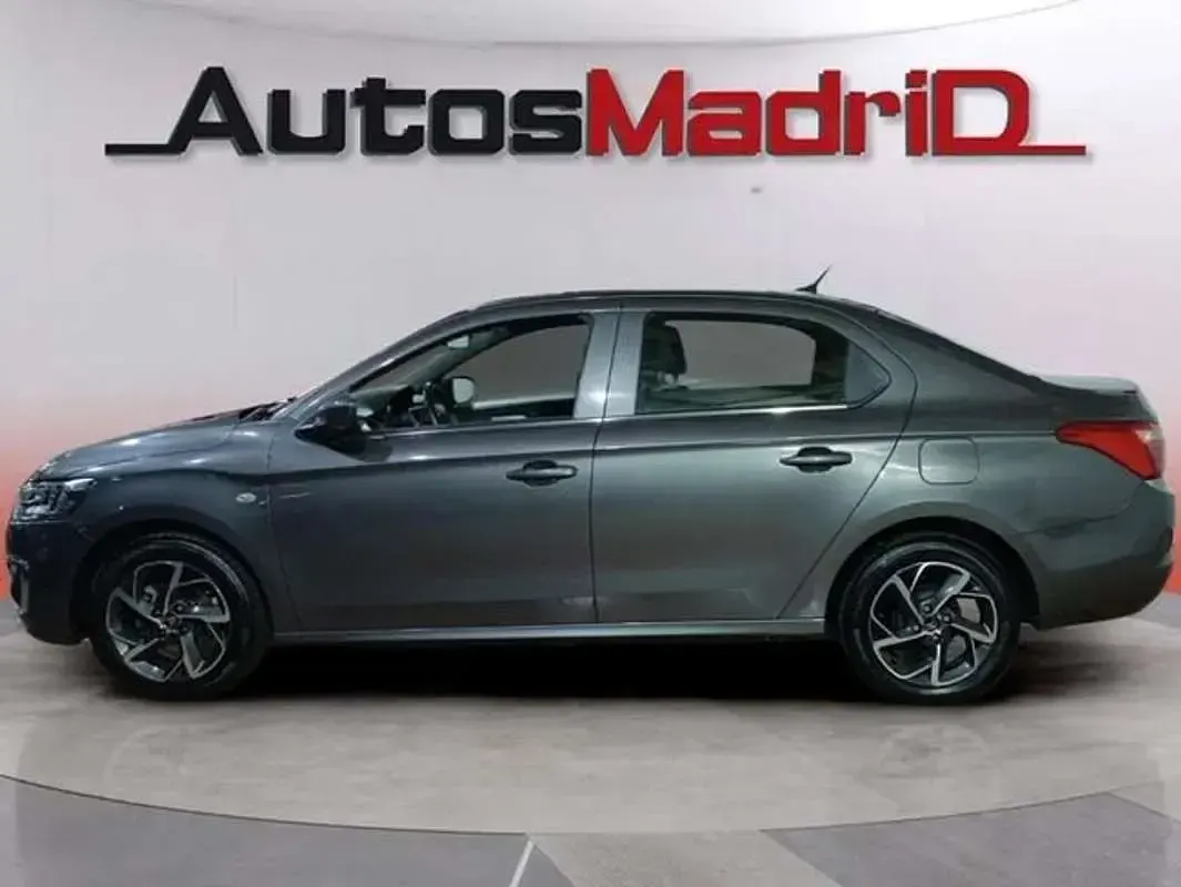 Usado Citroën C-Elysee I PureTech 82 CV (60 kW) 2019 Gris / plata Berlina