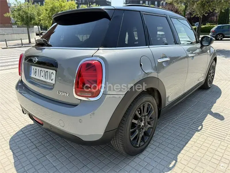 Usado Mini Cooper 136 CV (100 kW) 2018 Gris / plata Utilitario