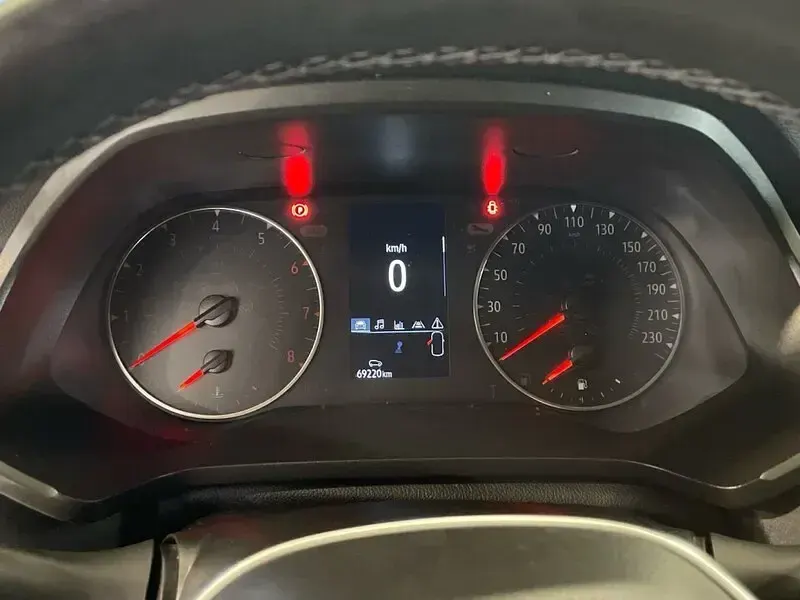 Usado Renault Captur Intens 100 CV (73 kW) 2022 Blanco SUV