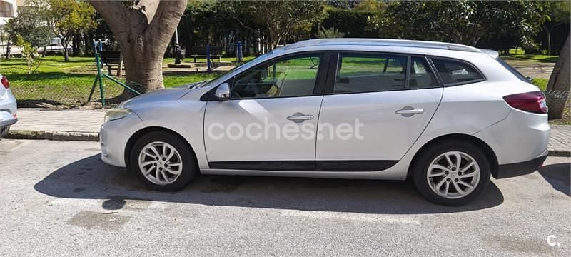 Usado Renault Mégane GrandTour Dynamique 105 CV (77 kW) 2009 Gris / plata Familiar