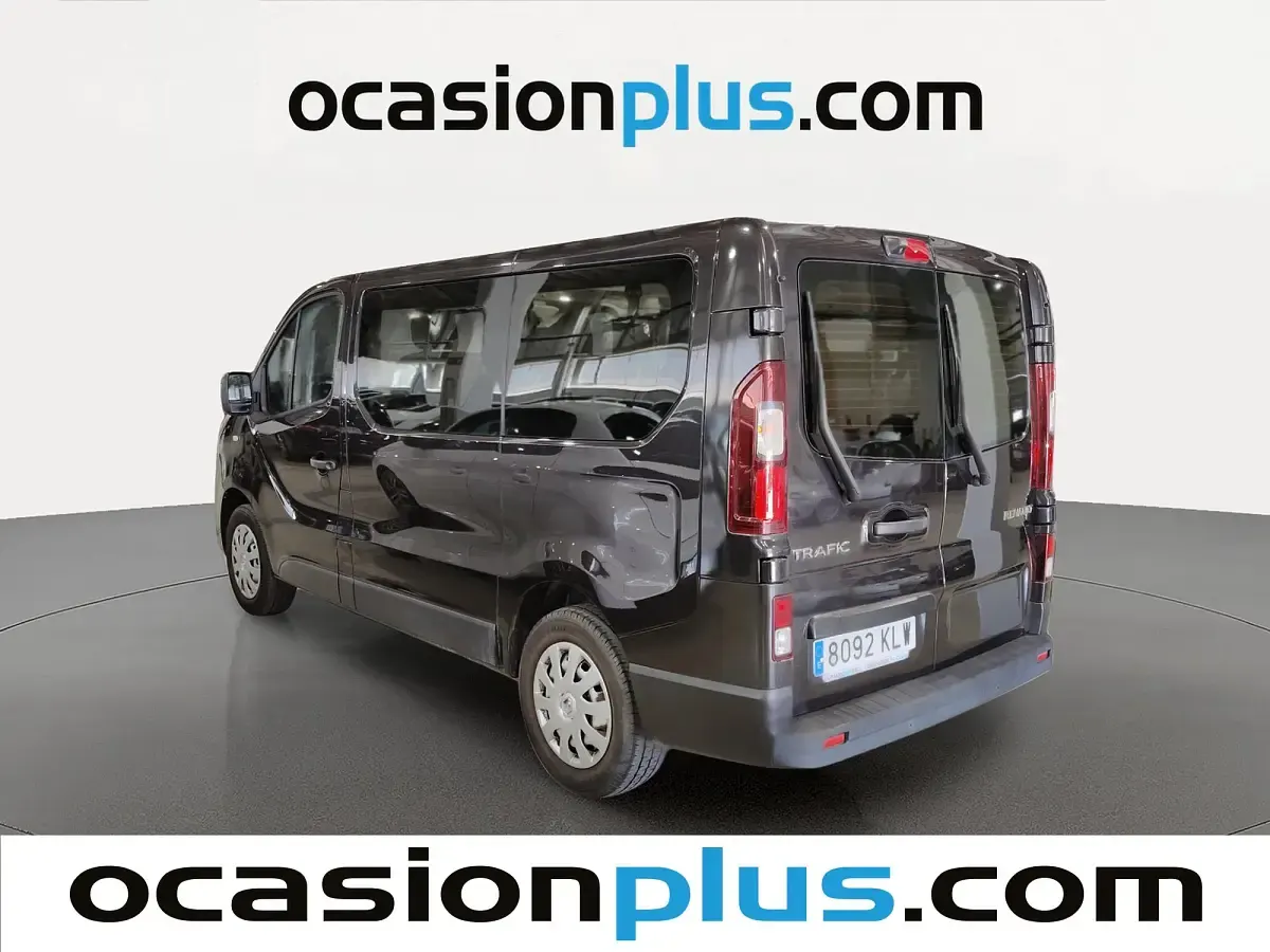 Usado Renault Trafic 145 CV (106 kW) 2018 Negro Monovolumen