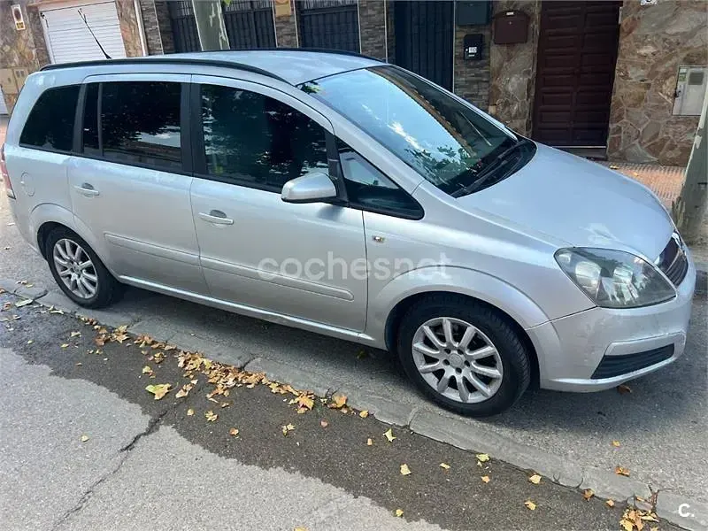 Usado Opel Zafira Enjoy 120 CV (88 kW) 2007 Gris / plata Monovolumen
