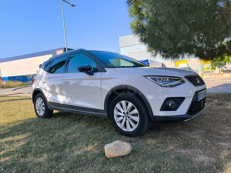 Usado Seat Arona Ecomotive 95 CV (69 kW) 2018 Blanco SUV
