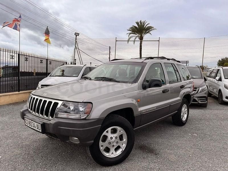 Usado Jeep Grand Cherokee Laredo 140 HP (102 kW) 2000 Bege SUV