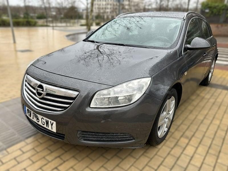 Usado Opel Insignia Sport 130 CV (95 kW) 2010 Gris / plata Familiar