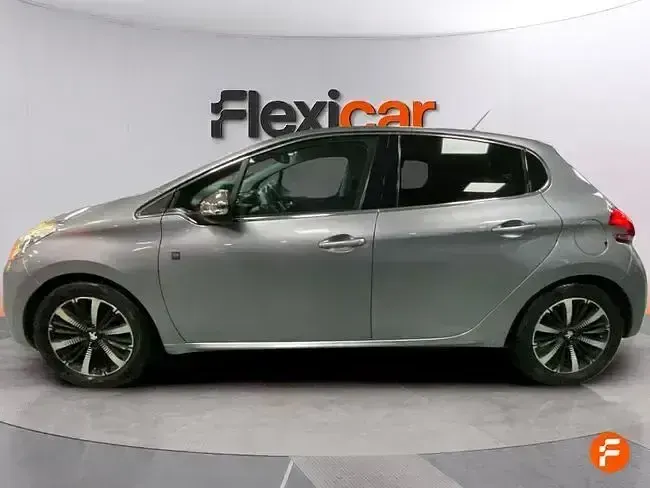 Usado Peugeot 208 Active 82 CV (60 kW) 2019 Gris Utilitario
