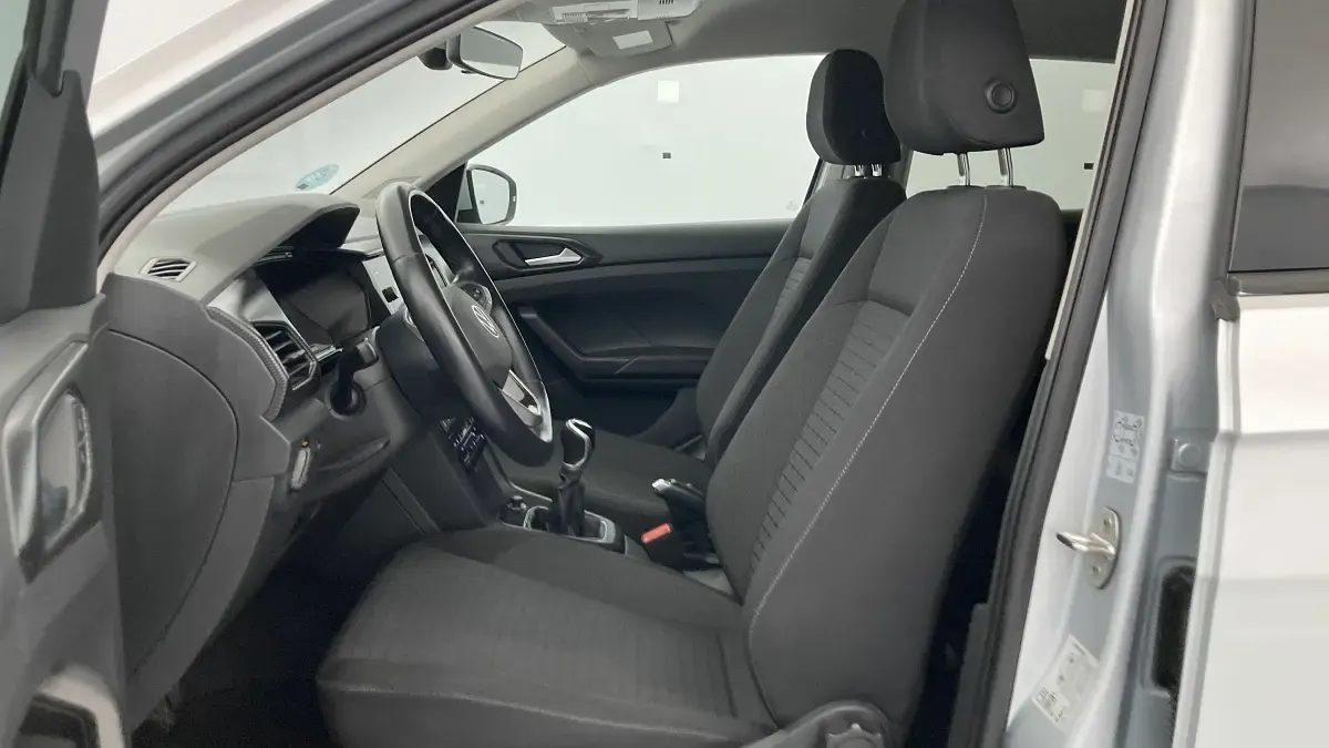 Usado VW T-Cross Advance 95 CV (69 kW) 2022 Plata reflex SUV