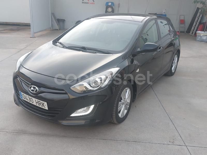 Negro Usado 2013 Hyundai i30 Berlina | 8500 € (Precio justo) - Imagen 1/4