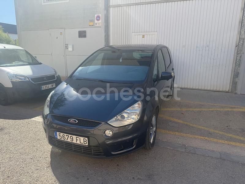 Gris / plata Usado 2007 Ford S-MAX Titanium Monovolumen | 4000 € (Buen precio) - Imagen 1/4